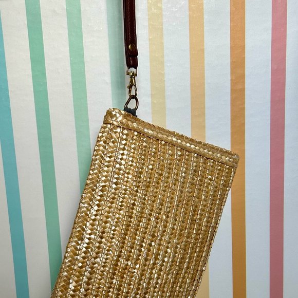 Whimsical wicker clutch - Picture 2 of 4